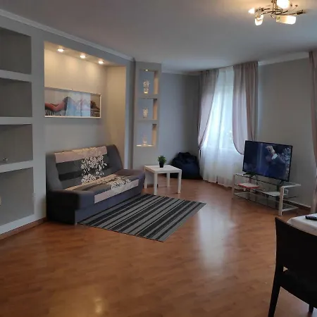 Puce 74m2 Apartament